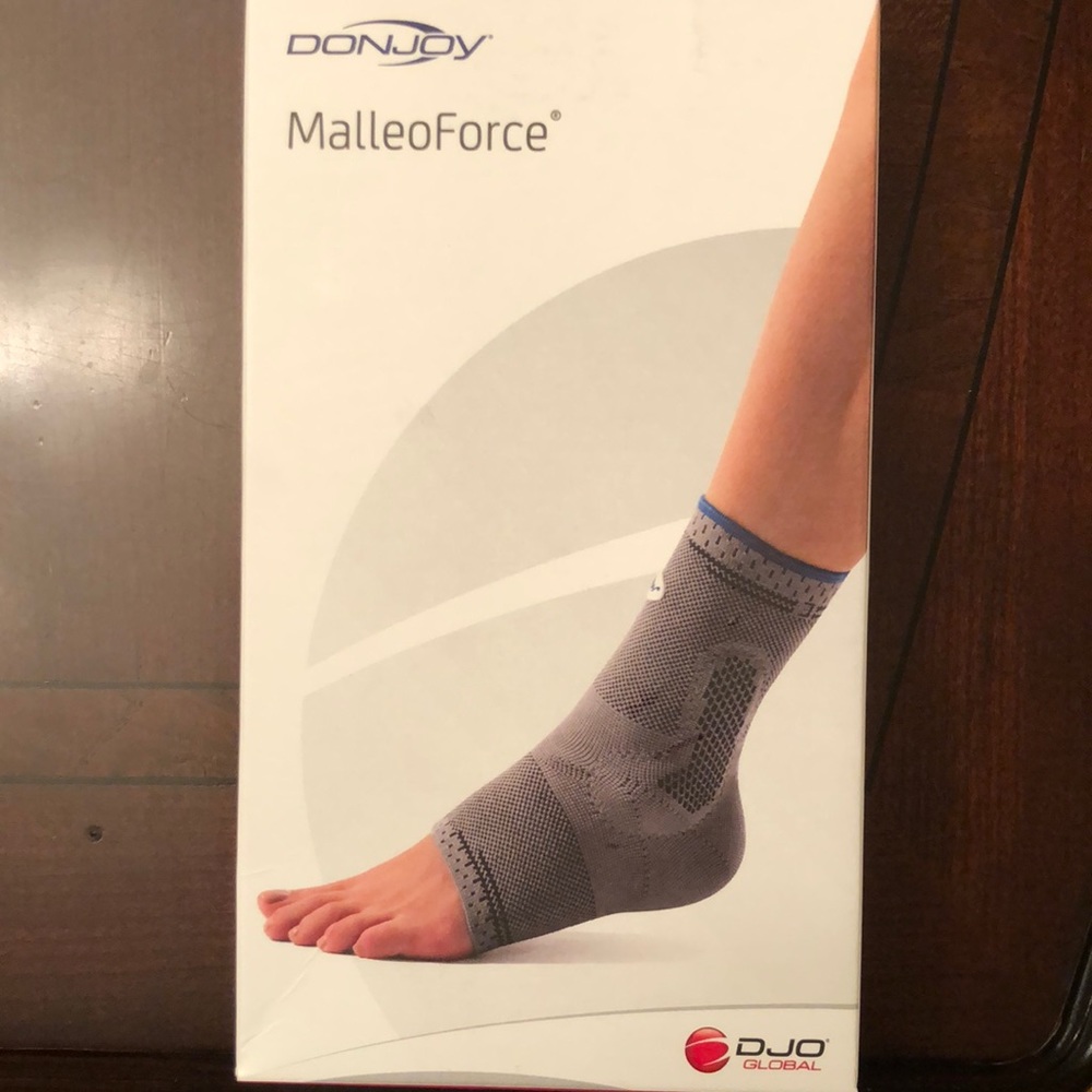 Medical grade unisex Donjoy malleoforce extra large ankle brace. Gray. New